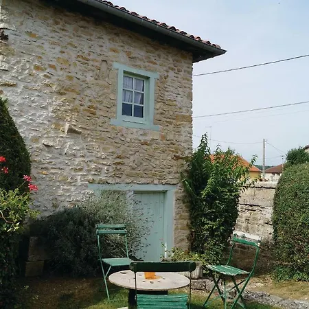 Three-bedroom Holiday In Sur Blaise