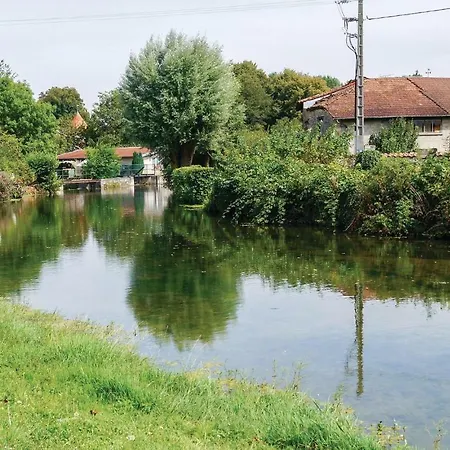 Three-bedroom Holiday In Sur Blaise בית נופש Courcelles-sur-Blaise